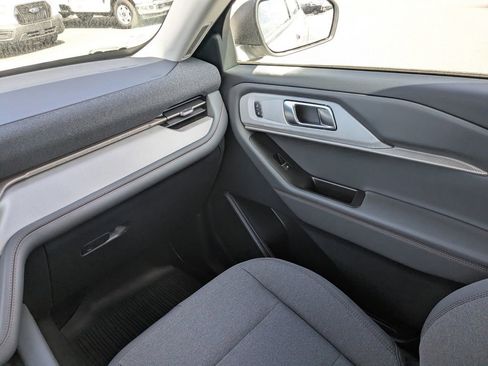 New 2026 Ford Explorer Active image 19