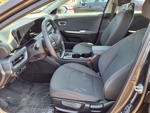 Used 2025 Kia K4 FWD image 25