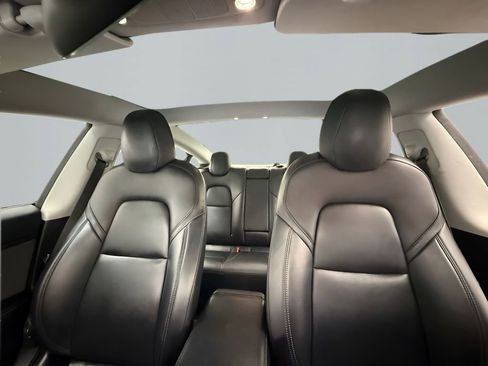 Used 2018 Tesla Model 3 Long Range image 14