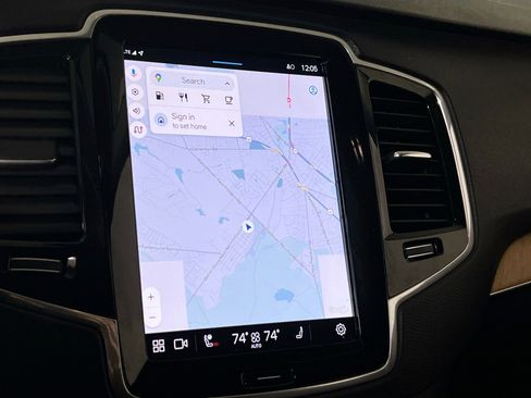 Used 2023 Volvo XC90 B6 Plus image 13