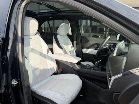 Used 2025 Cadillac XT4 Sport image 22