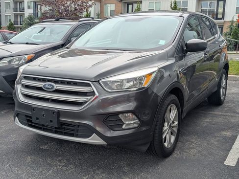 Used 2017 Ford Escape SE AWD/4WD image 4