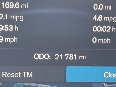 Used 2025 Volvo XC60 B5 Plus AWD/4WD image 36