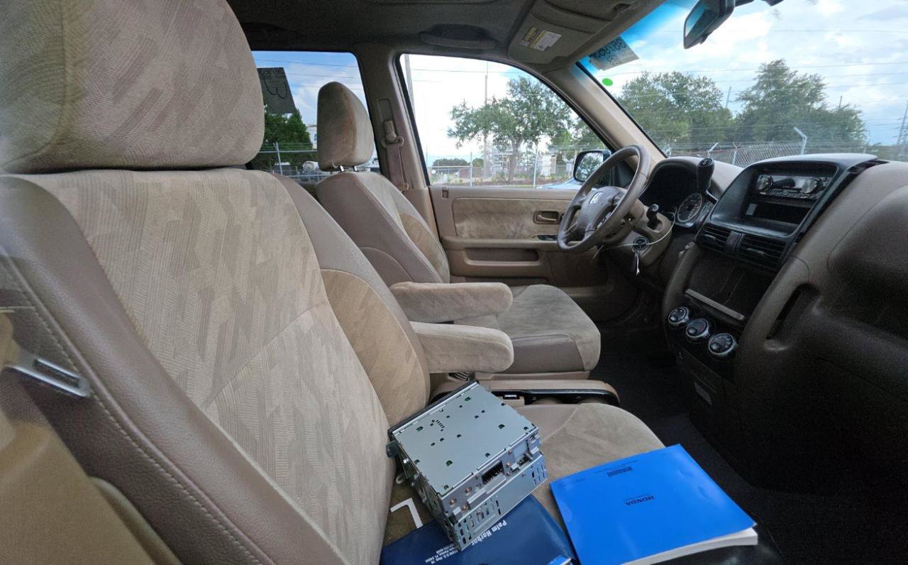 Used 2004 Honda CR-V EX image 11