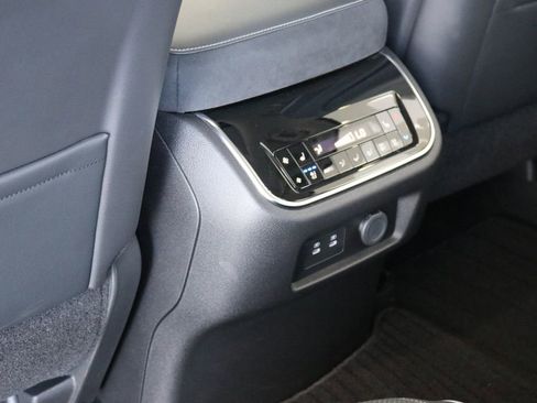 Certified 2025 INFINITI QX80 Sensory image 26