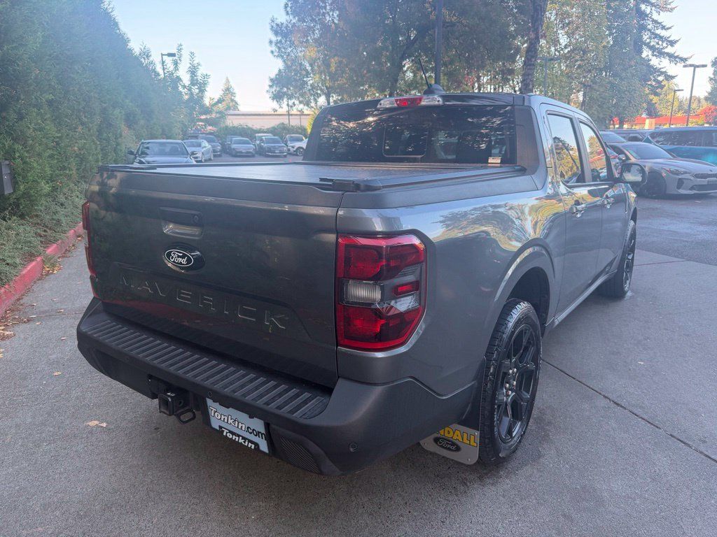 Used 2025 Ford Maverick Lariat w/ Black Appearance Package AWD/4WD image 4
