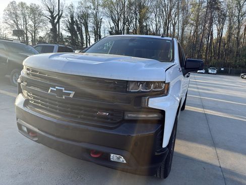Used 2020 Chevrolet Silverado 1500 LT Trail Boss w/ Convenience Package image 1