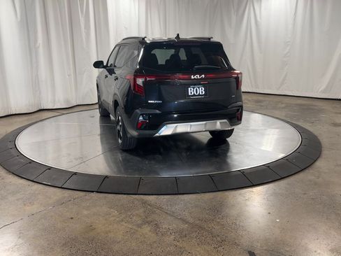 Certified 2025 Kia Seltos S image 8