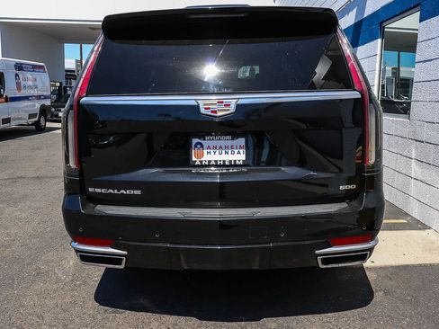 Used 2023 Cadillac Escalade ESV Premium Luxury Platinum AWD/4WD image 12