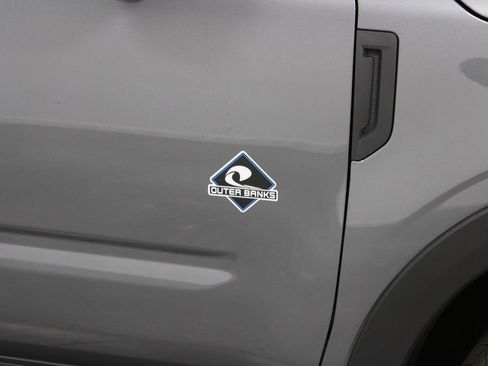 New 2025 Ford Bronco Sport Outer Banks w/ Outer Banks Tech Package+ AWD/4WD image 11