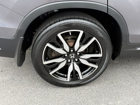 Used 2021 Honda Pilot Touring image 11
