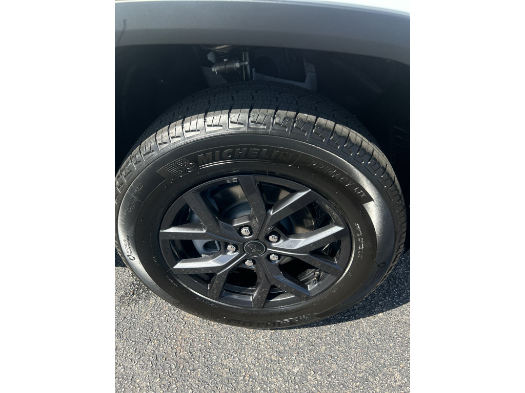 New 2027 Jeep Grand Cherokee Altitude RWD image 6