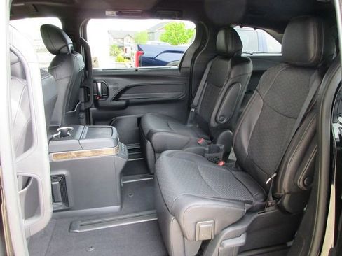 New 2026 Toyota Sienna Platinum AWD/4WD image 19