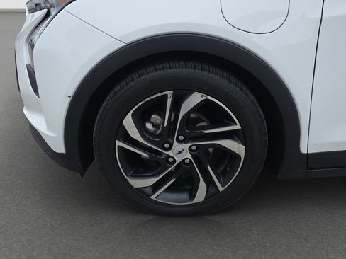 Used 2023 Chevrolet Bolt LT image 4