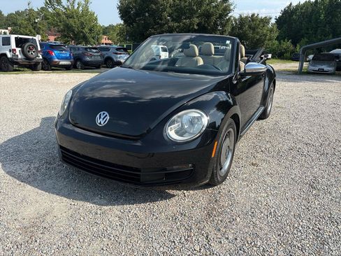 Used 2013 Volkswagen Beetle 2.5 FWD image 2