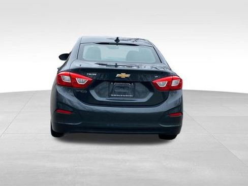 Used 2017 Chevrolet Cruze LT image 8