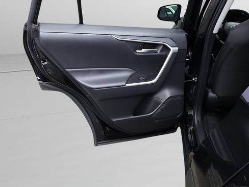 Certified 2025 Toyota RAV4 XLE AWD/4WD image 16
