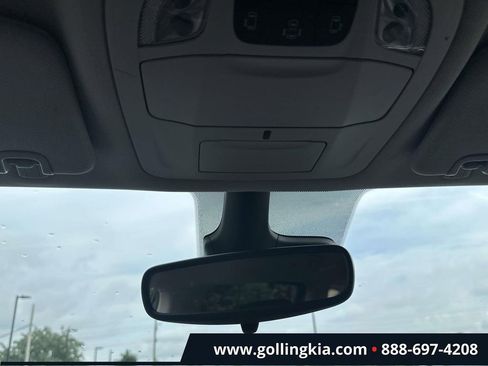 Used 2023 Chrysler Pacifica Touring-L FWD image 27
