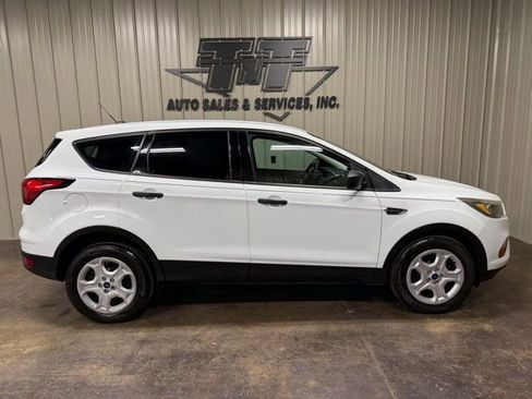 Used 2019 Ford Escape S image 9