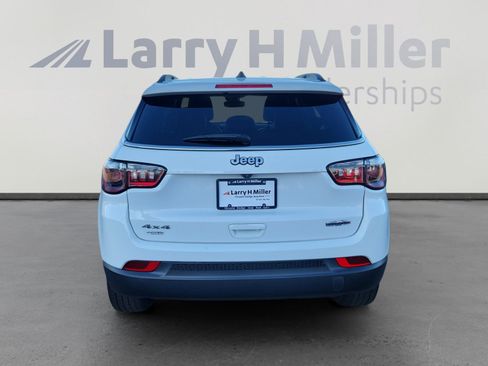 Used 2022 Jeep Compass Latitude image 5