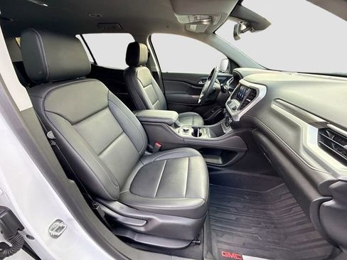 Used 2023 GMC Acadia SLT image 31