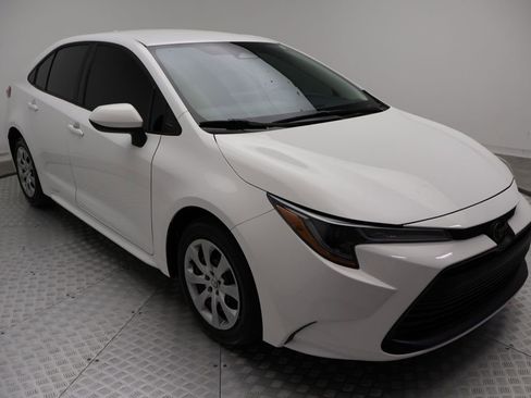 Certified 2025 Toyota Corolla LE w/ Convenience Package image 6