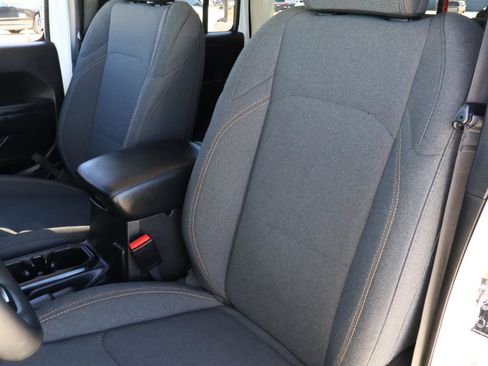 Used 2024 Jeep Wrangler Willys image 17