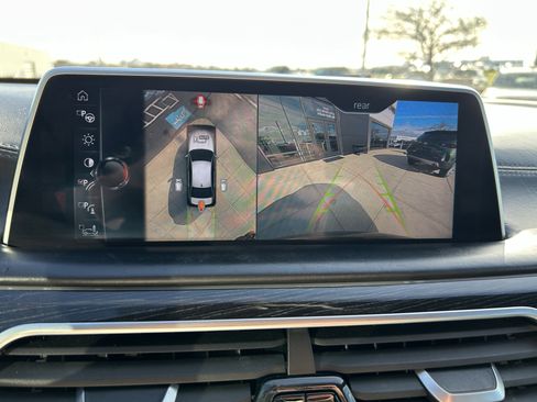 Used 2016 BMW 750i xDrive image 14