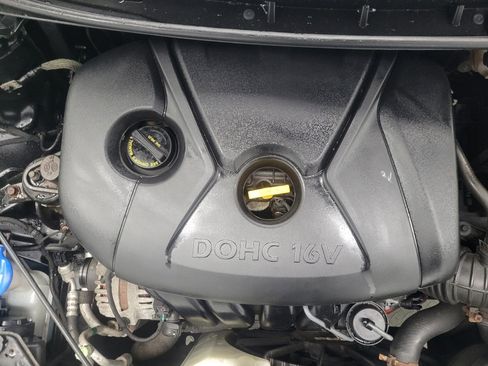 Used 2015 Hyundai Elantra SE w/ Option Group 03 FWD image 30