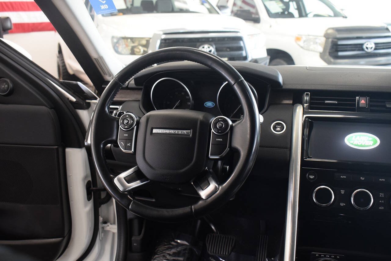Used 2017 Land Rover Discovery HSE AWD/4WD image 31