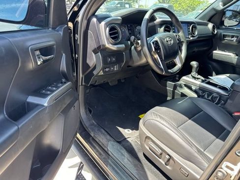 Used 2023 Toyota Tacoma Limited w/ Nightshade Package AWD/4WD image 13