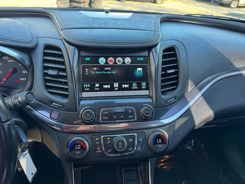 Used 2017 Chevrolet Impala LT FWD image 22
