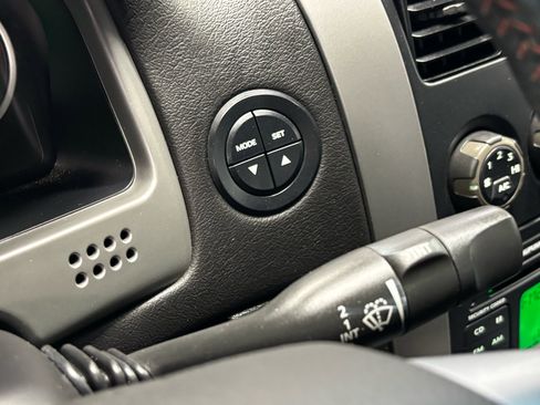 Used 2004 Pontiac GTO image 33