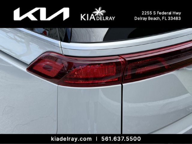 Certified 2024 Kia Carnival EX FWD image 7