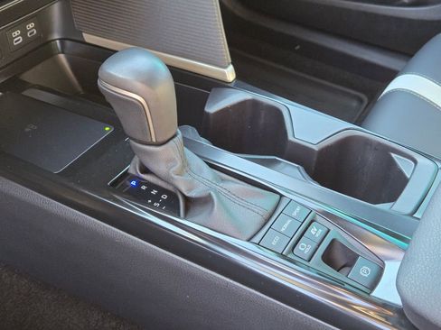 Used 2025 Toyota Camry SE image 23