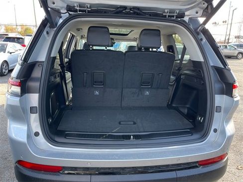 New 2024 Jeep Grand Cherokee L Limited w/ Luxury Tech Group II image 23