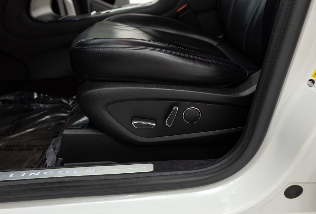 Used 2015 Lincoln MKC AWD w/ Equipment Group 101A Select image 39