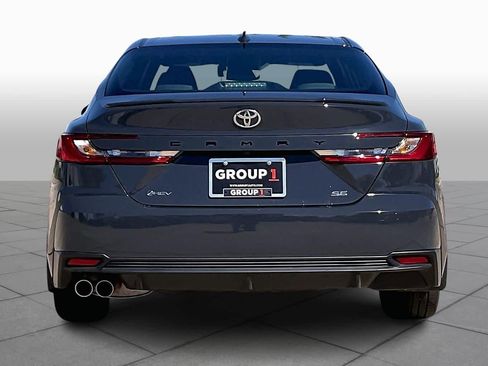 Used 2025 Toyota Camry SE image 3
