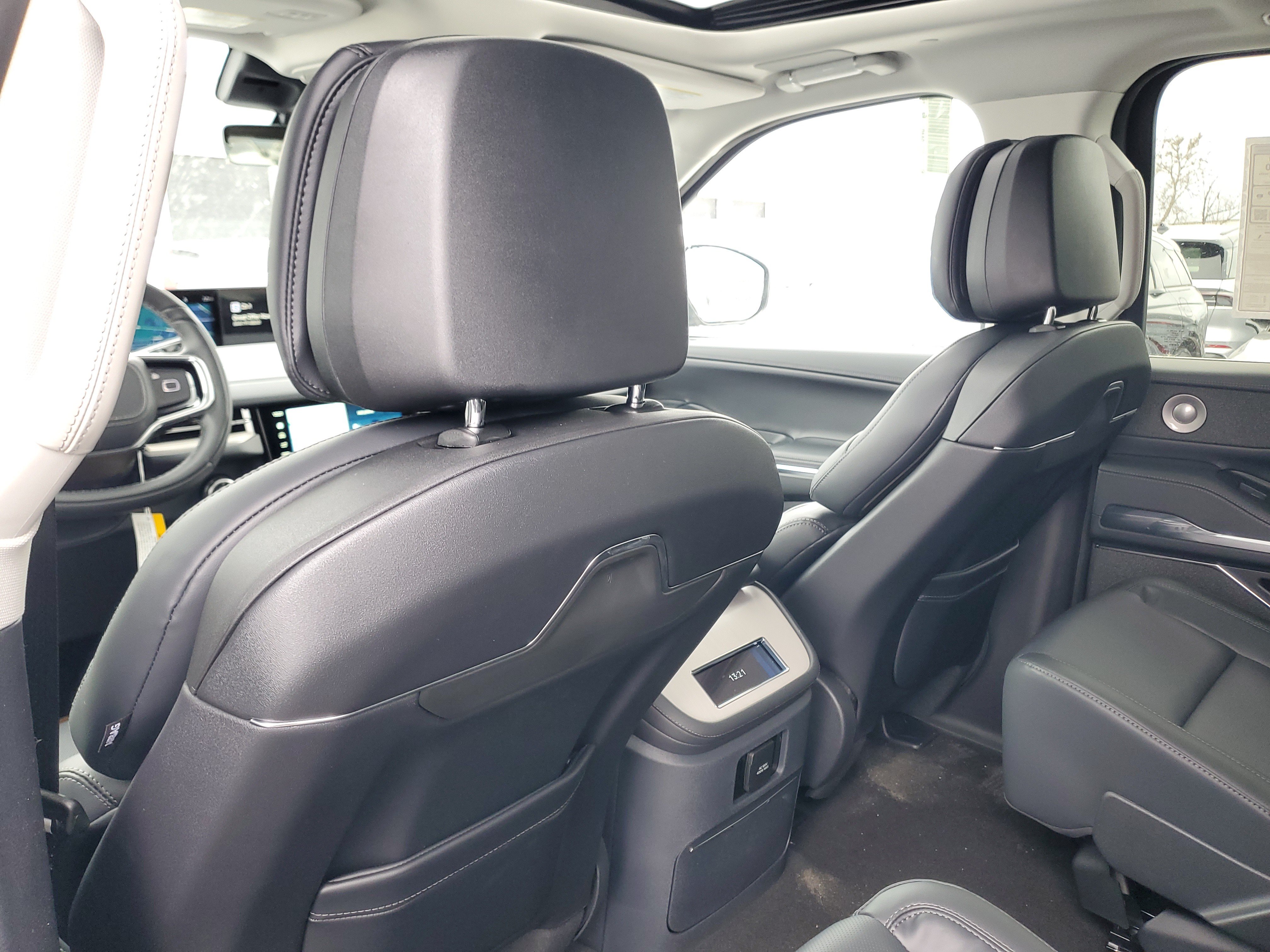 New 2026 Lincoln Navigator Reserve AWD/4WD image 28