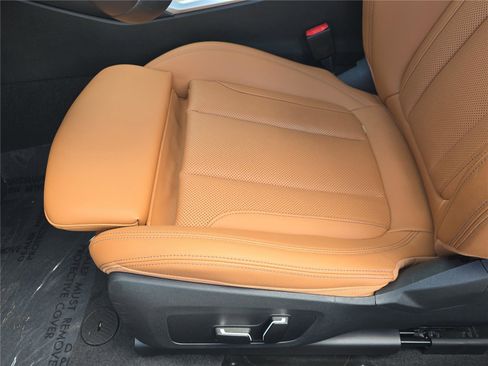 Used 2025 BMW 230i Coupe RWD image 13