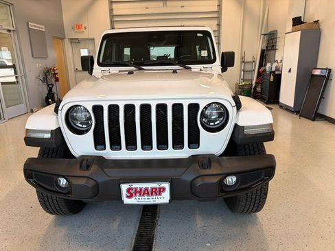 Used 2021 Jeep Wrangler Unlimited Sahara AWD/4WD image 4