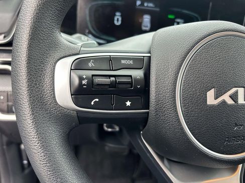 Used 2024 Kia Sportage LX image 17