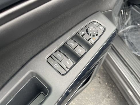 New 2026 Nissan Pathfinder SV AWD/4WD image 13