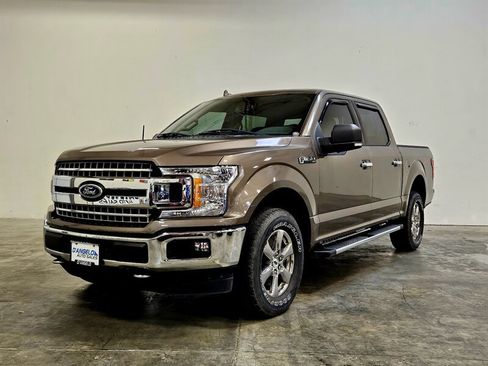 Used 2018 Ford F150 XLT w/ Equipment Group 302A Luxury image 4