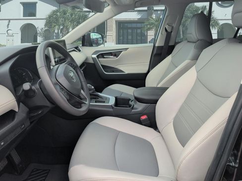 Used 2025 Toyota RAV4 XLE Premium FWD image 11