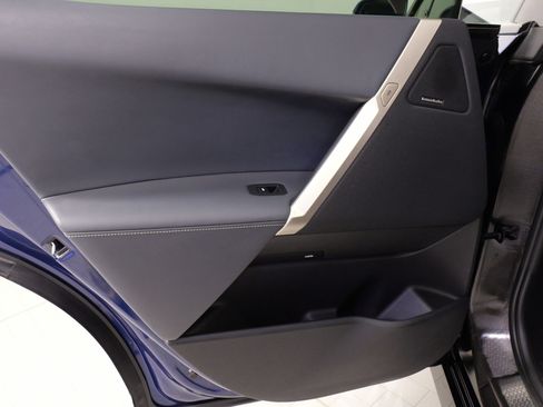 Used 2024 BMW iX xDrive50 w/ Premium Package image 37