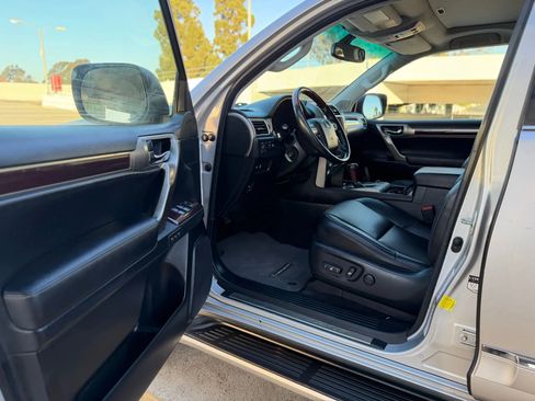 Used 2014 Lexus GX 460 image 8