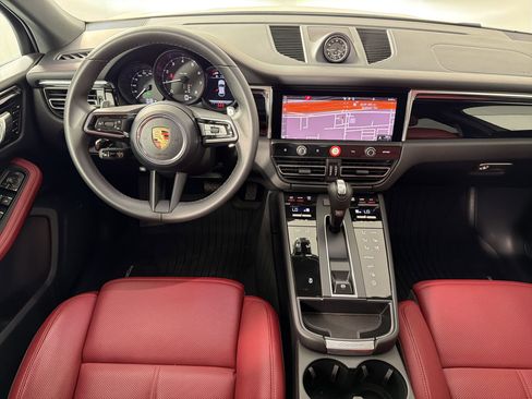 Certified 2026 Porsche Macan AWD/4WD image 27