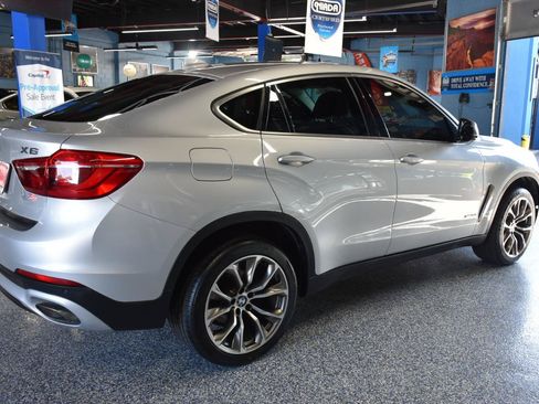 Used 2018 BMW X6 xDrive35i w/ Premium Package Essential AWD/4WD image 3