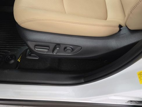 Used 2025 Toyota RAV4 Limited w/ Advanced Technology Package image 15